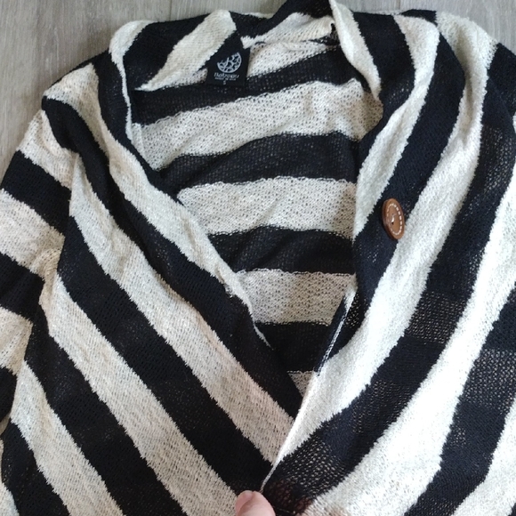 Bobeau Black and Cream Striped Cardigan - Picture 11 of 16